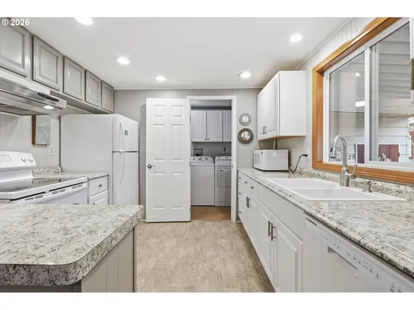 $119,000 | 13640 Southeast Highway 212, Unit 23, Clackamas, OR 97015