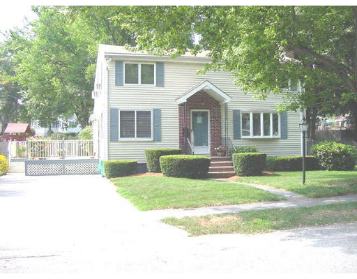 75 Whittier Road Reading, MA 01867 - Photo 4 of 13 Gallery Image 4