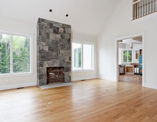20 Seawood Park Road New Harbor, ME 04554 - Photo 4 of 18 Living Room.