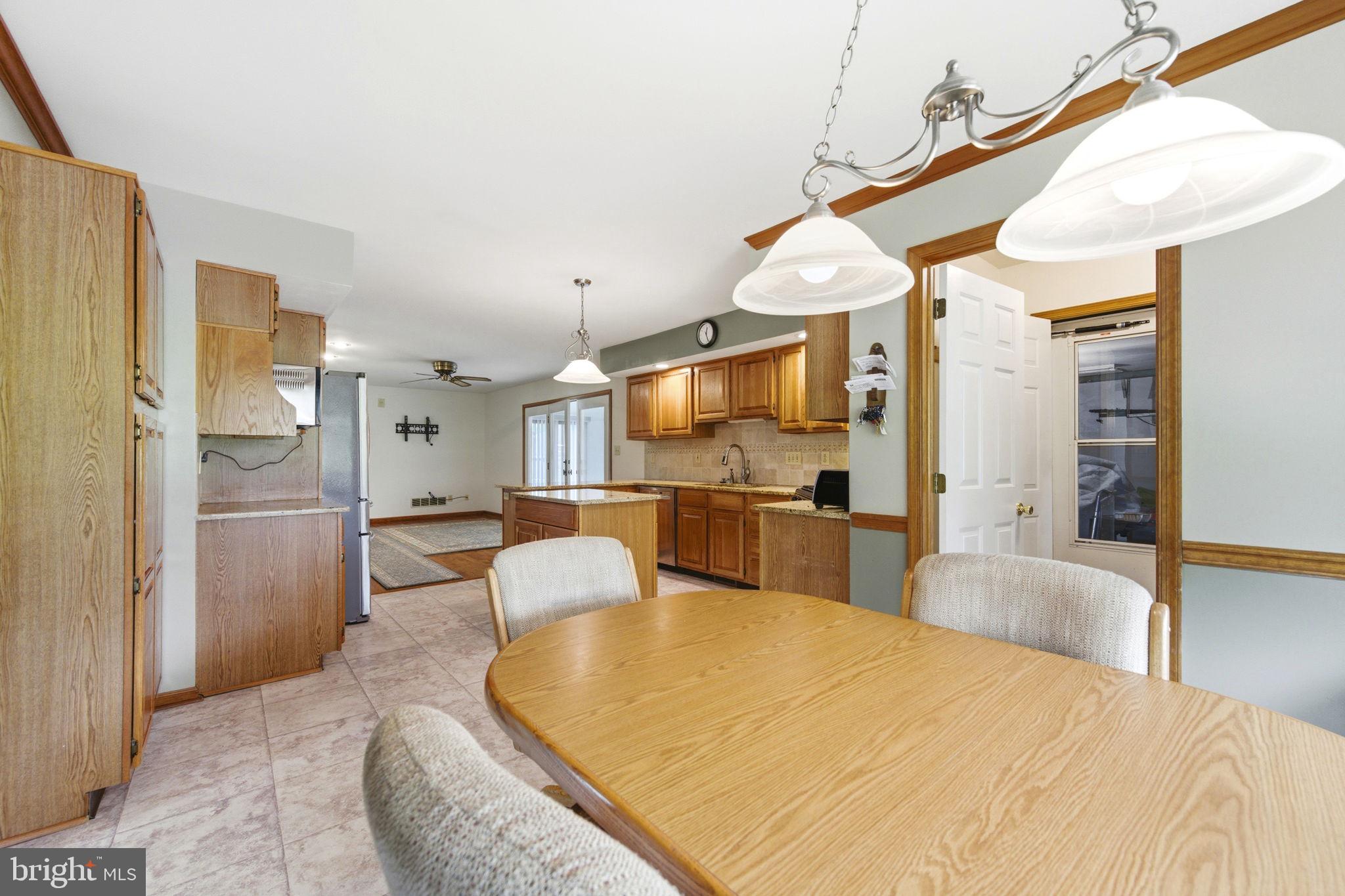 736 Letitia Drive Hockessin, DE 19707 - Photo 28 of 92 Eat in kitchen area