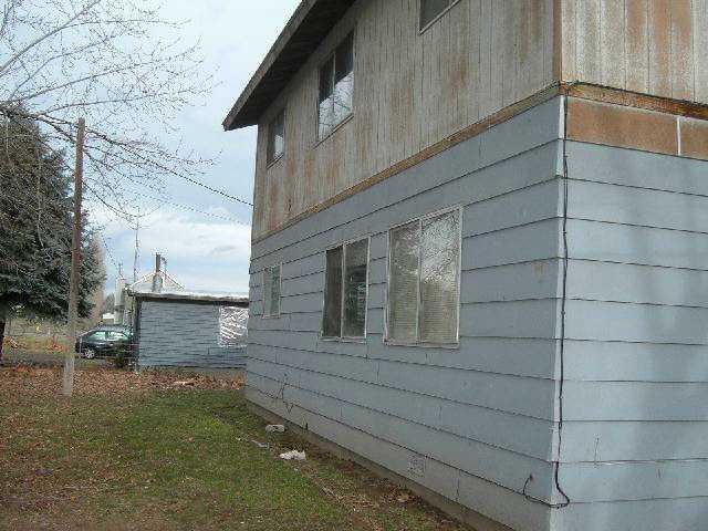 1336 Nunn Road Prosser, WA 99350 - Photo 2 of 6 a backyard of a house