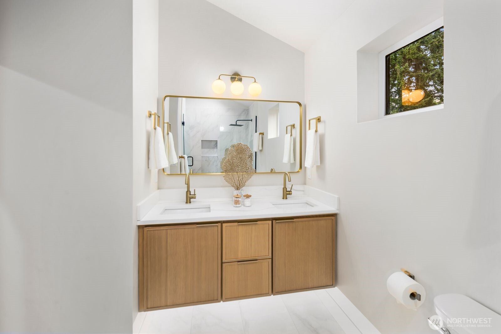 3622 48th Avenue Southwest Seattle, WA 98116 - Photo 15 of 28