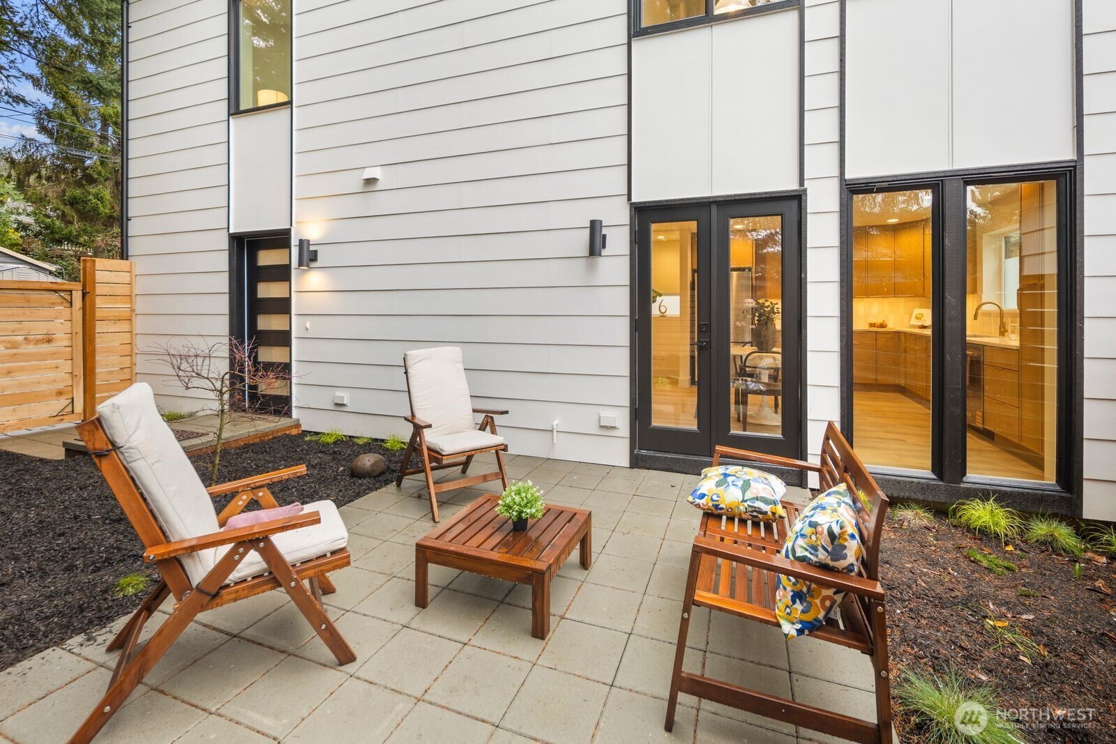 3622 48th Avenue Southwest Seattle, WA 98116 - Photo 21 of 28