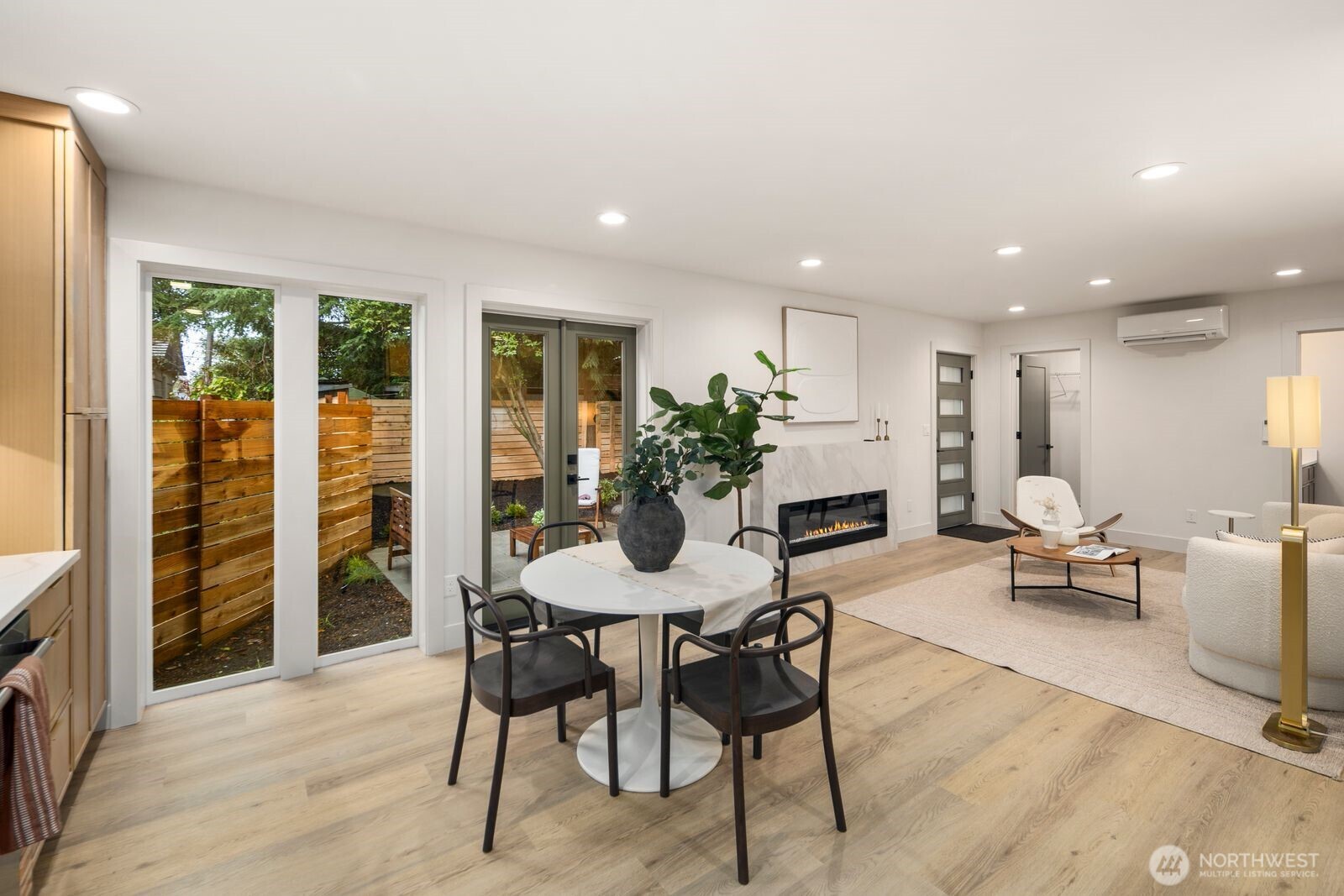 3622 48th Avenue Southwest Seattle, WA 98116 - Photo 4 of 28