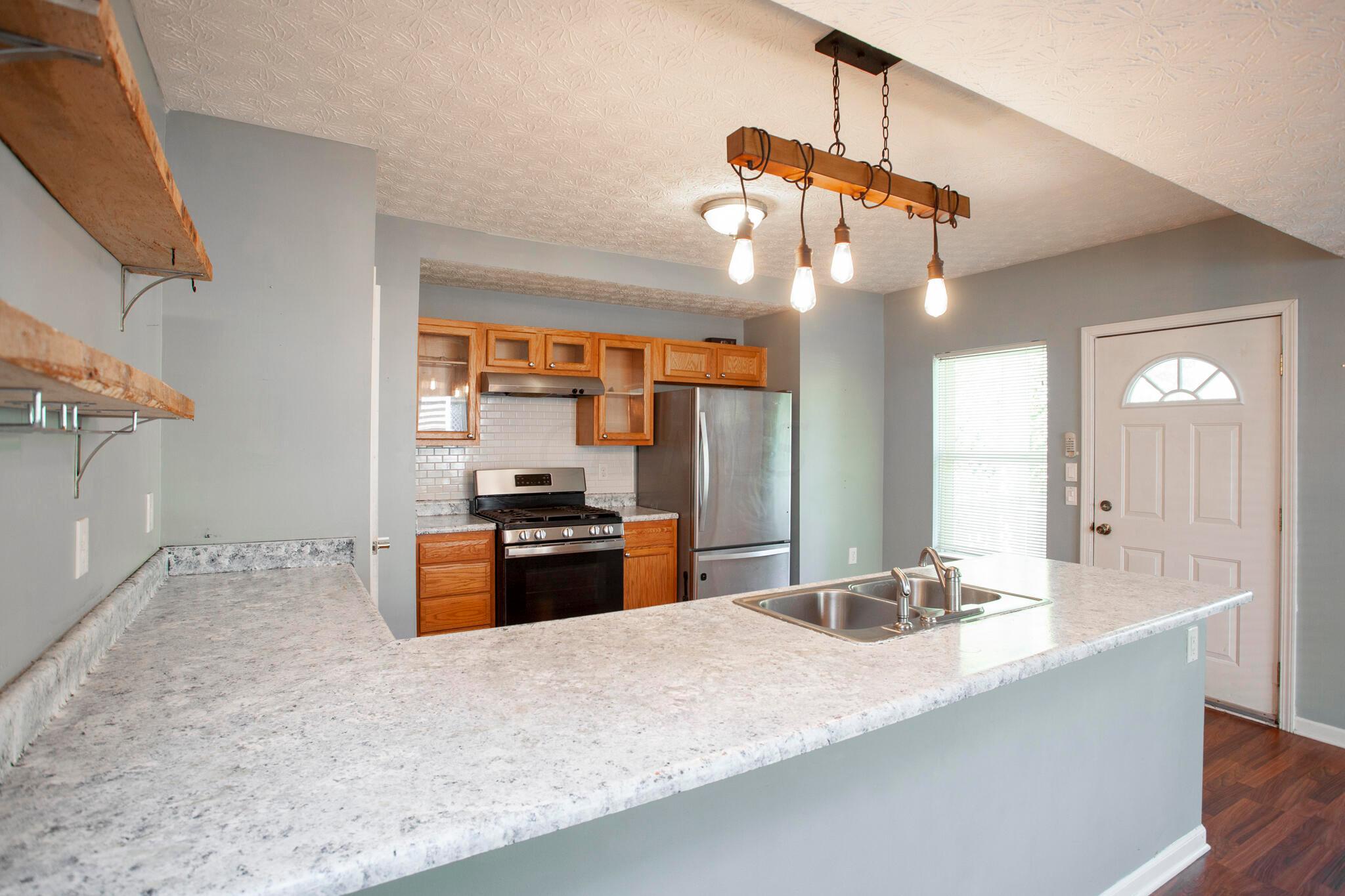 929 Lockbourne Road Columbus, OH 43206 - Photo 10 of 20 plenty of counter space