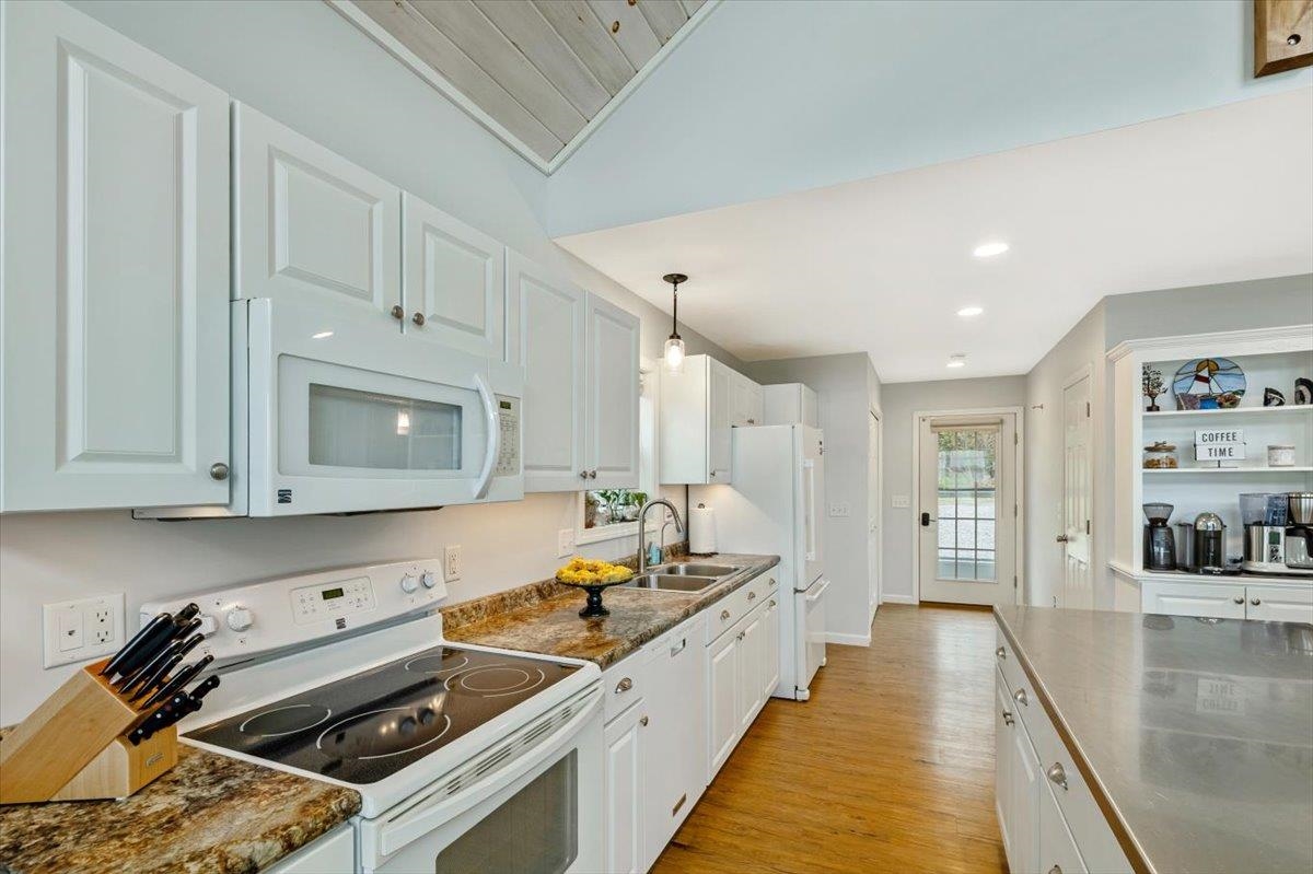 61 Sweeney Farm Road Georgia, VT 05478 - Photo 21 of 53