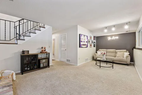 $279,000 | 1042 Pontiac Lane, Chanhassen, MN 55317