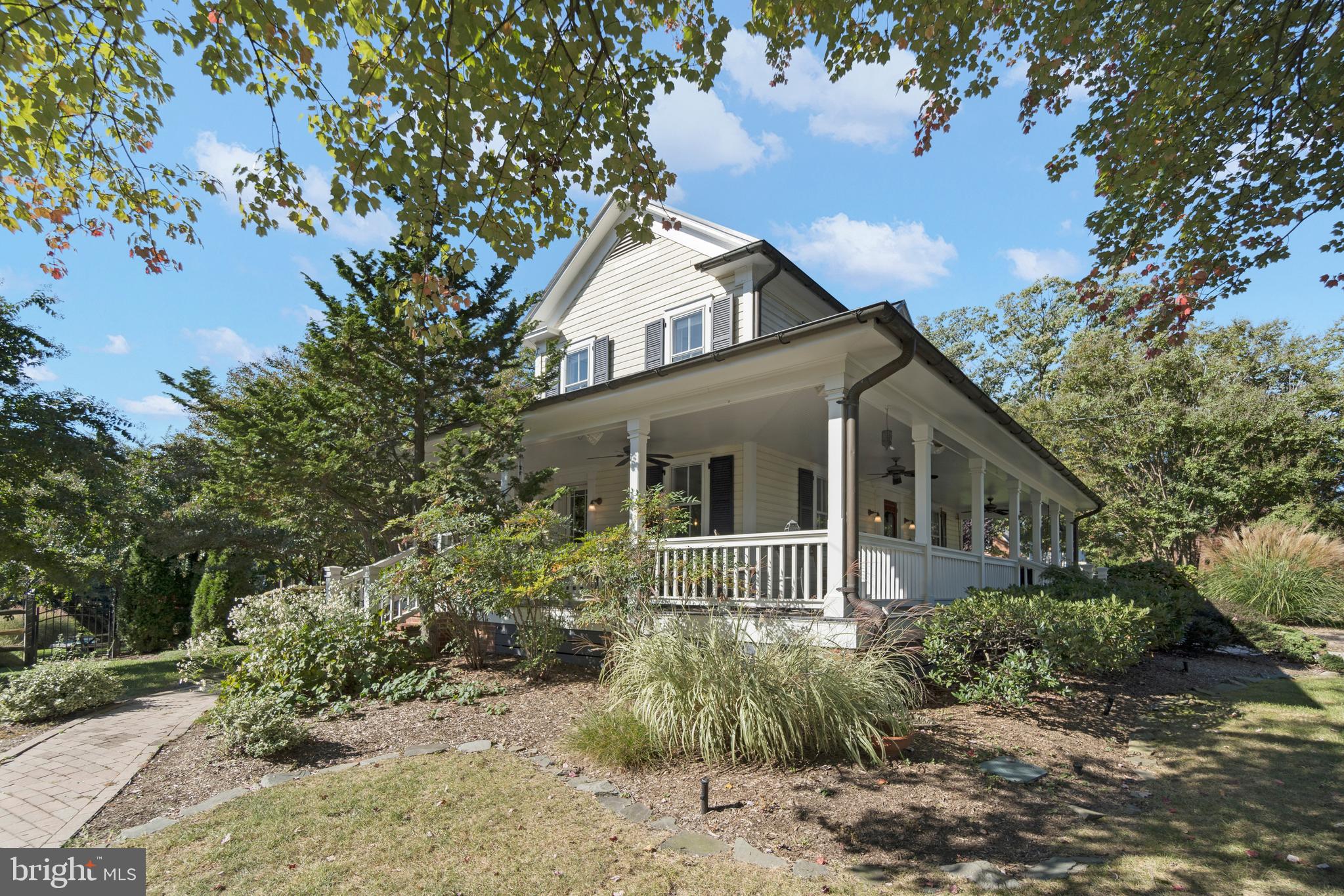 1005 Grant Street Herndon, VA 20170 - Photo 3 of 59 a view of house with a small yard