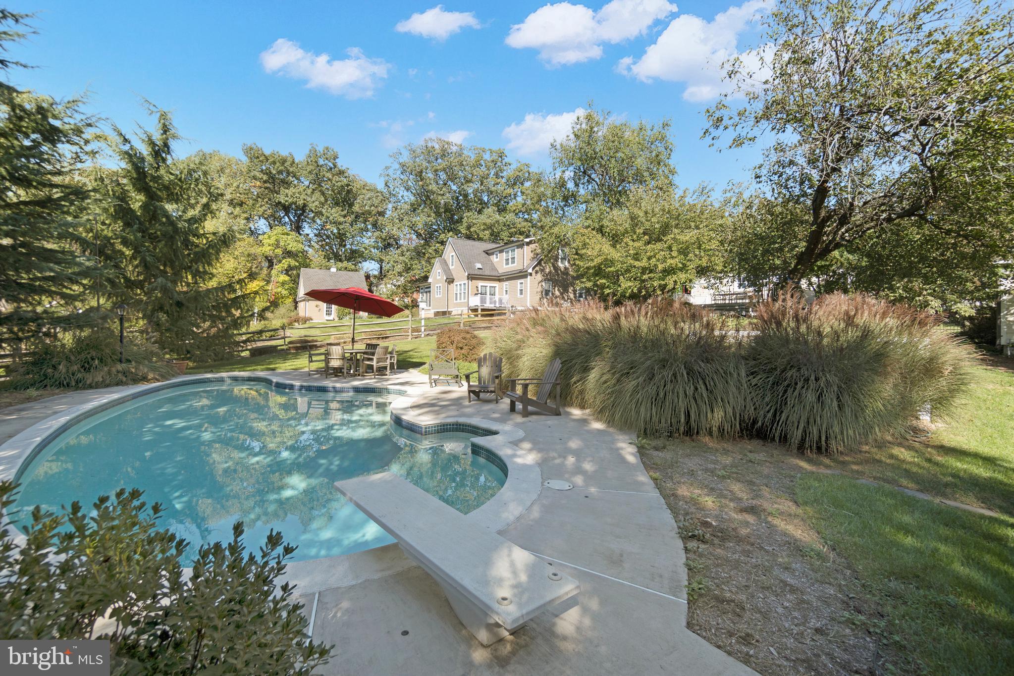 1005 Grant Street Herndon, VA 20170 - Photo 41 of 59 a view of a water fountain in front of the house