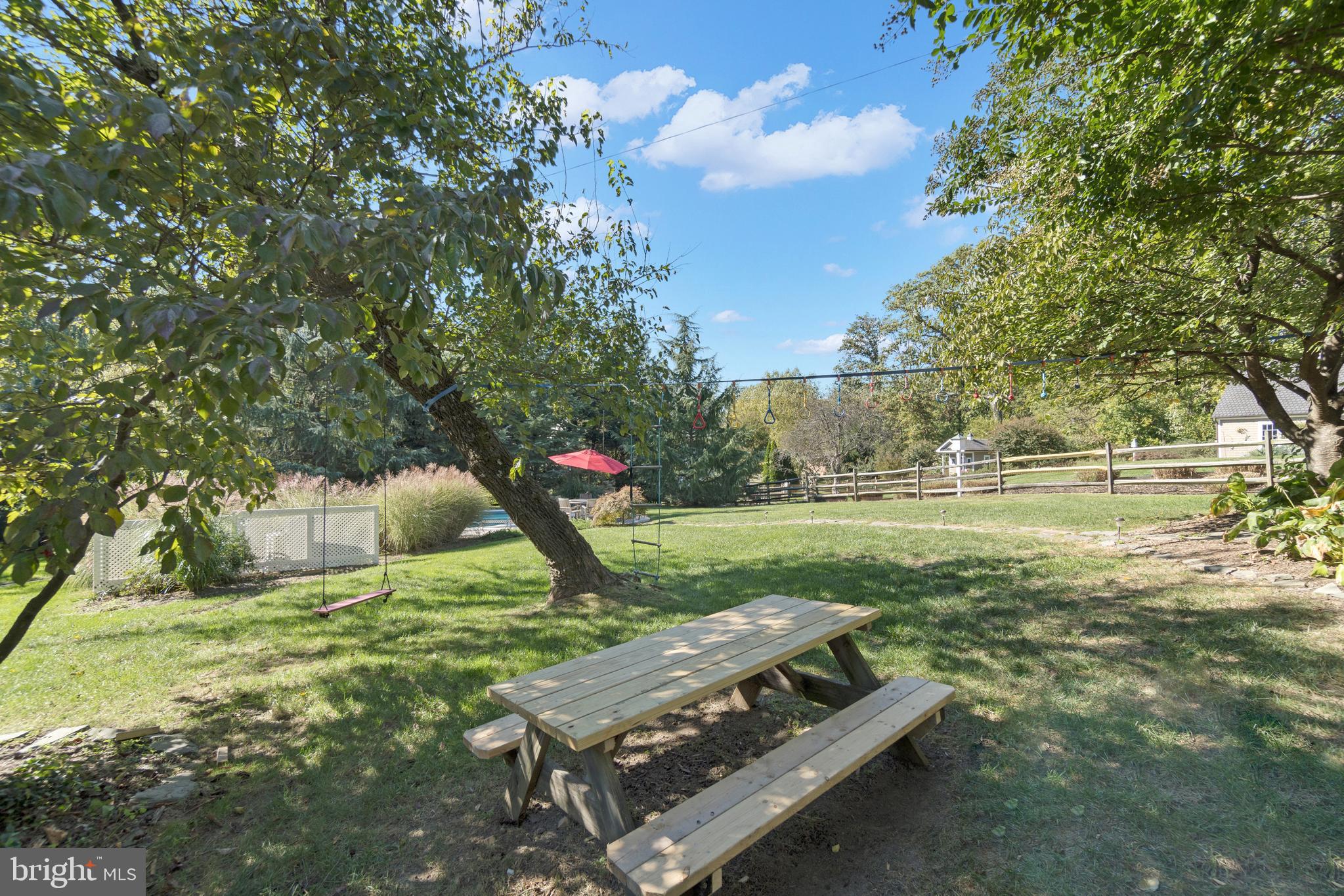 1005 Grant Street Herndon, VA 20170 - Photo 50 of 59 a view of a garden with an outdoor space