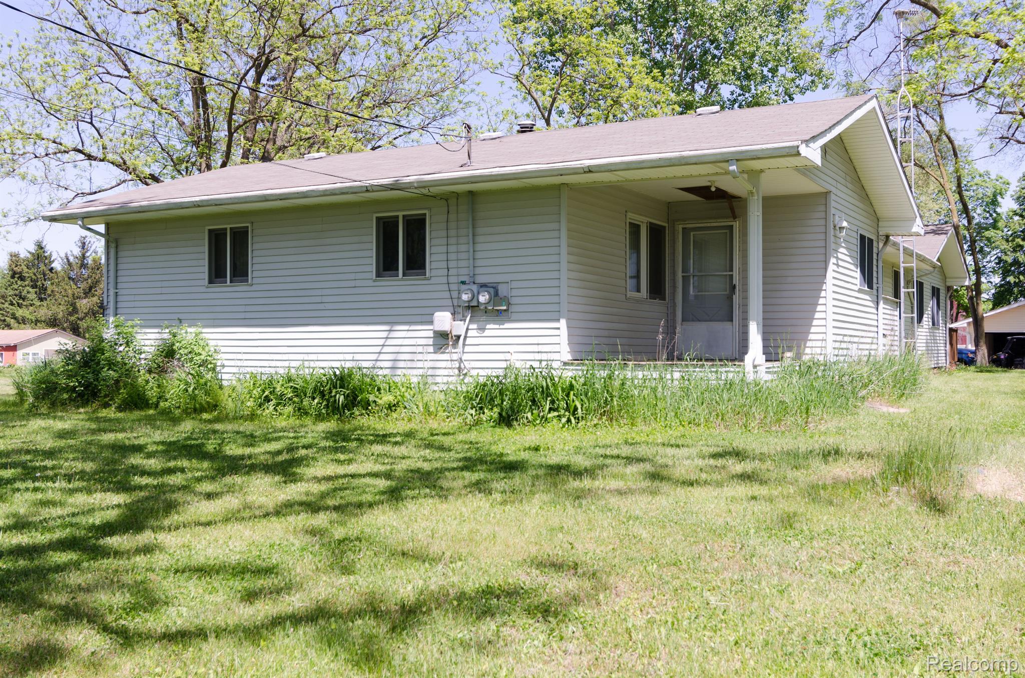 13800 Lone Tree Road Milford, MI 48380 - Photo 8 of 77 West Side view.