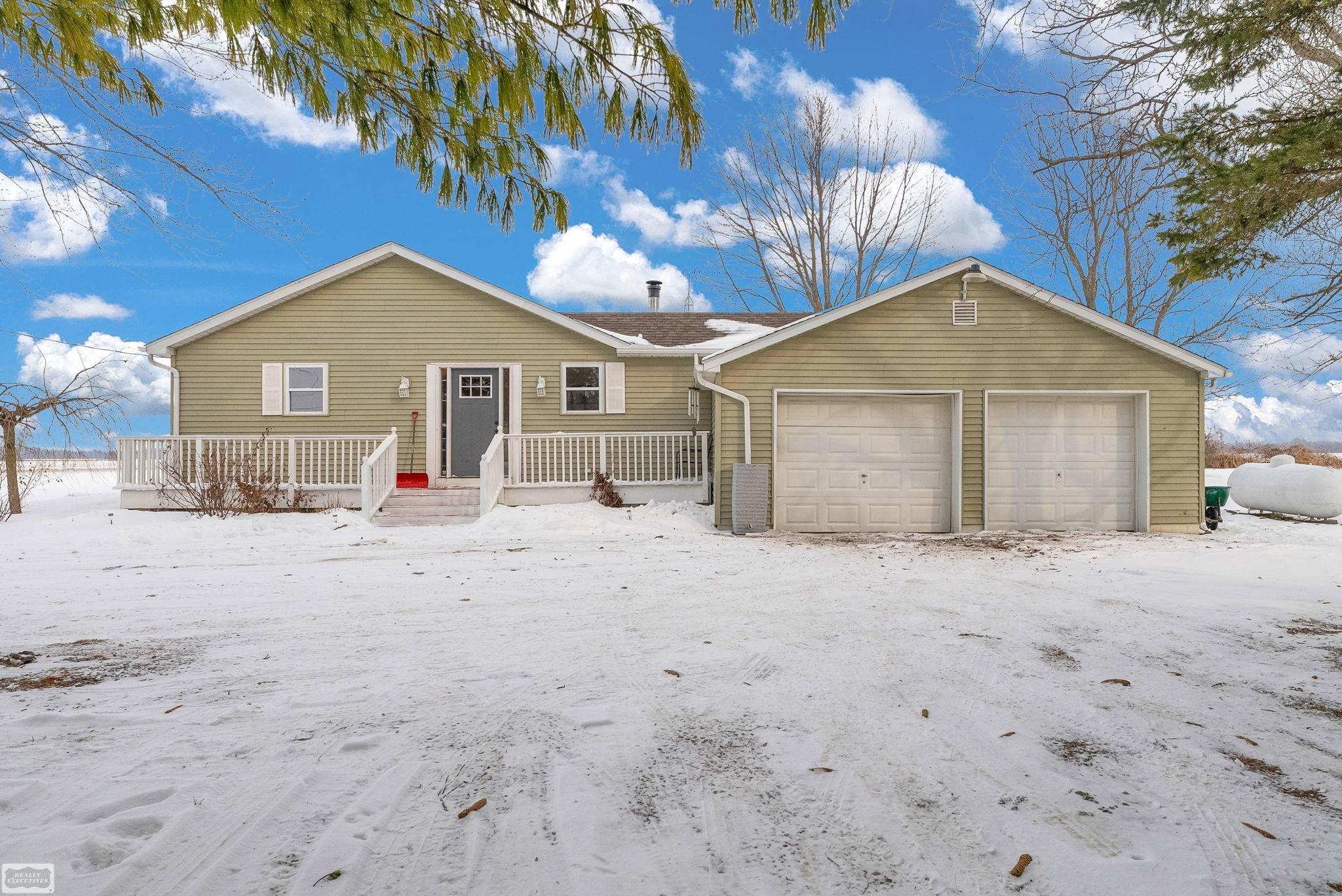 15687 Norman Road Yale, MI 48097 - Photo 5 of 68