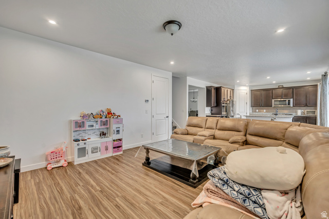 7172 Echomount Road West Valley City, UT 84081 - Photo 18 of 46