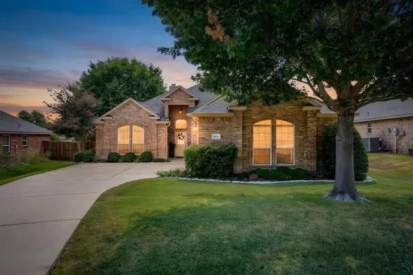 $395,000 | 10521 North Haven Drive, Benbrook, TX 76126