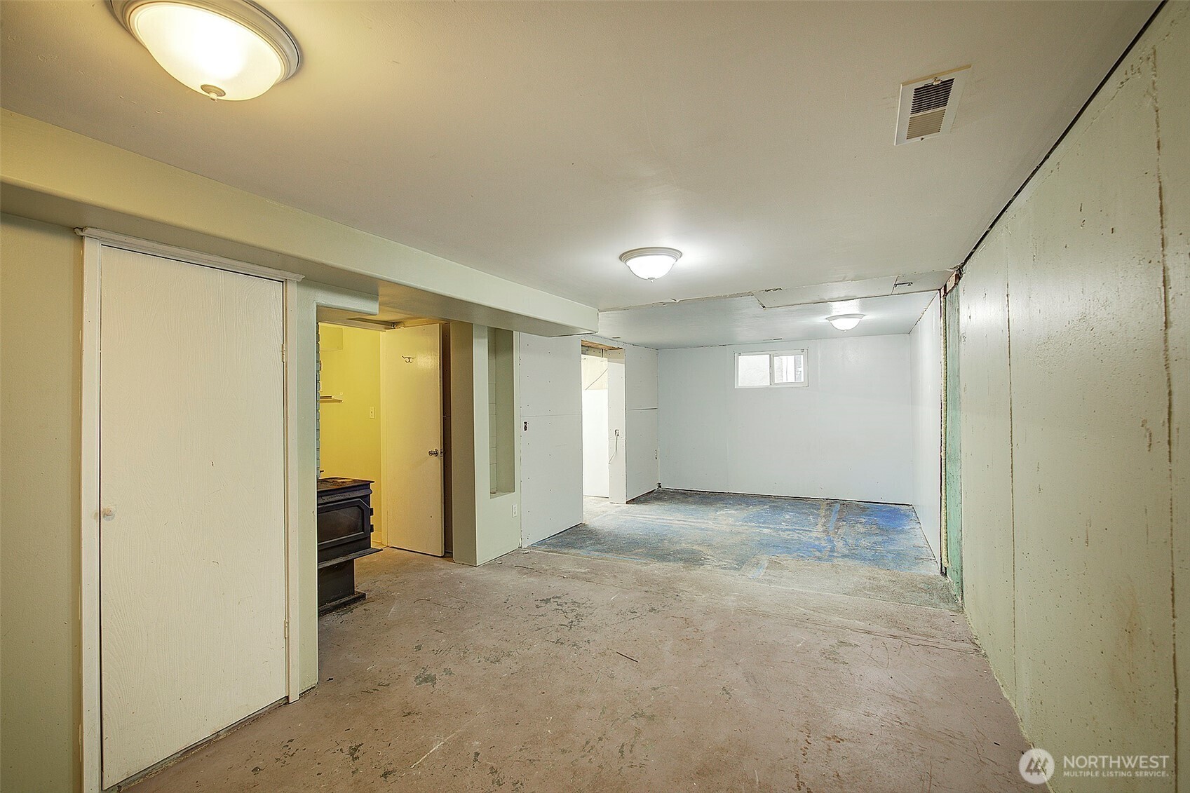 35814 11th Avenue Southwest Federal Way, WA 98023 - Photo 19 of 24 a view of an empty room