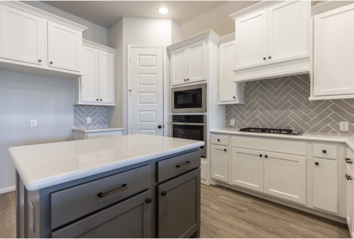 5034 Morrison Drive Manvel, TX 77578 - Photo 7 of 36 Lots of cabinet space
