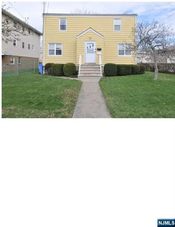 $1,900 | 237 Martha Avenue, Elmwood Park, NJ 07407