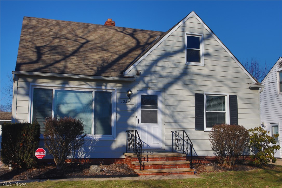 1324 Mayfield Ridge Road Cleveland, OH 44124 - Photo 1 of 22
