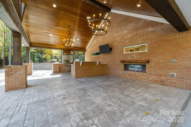 a view of entryway and hall