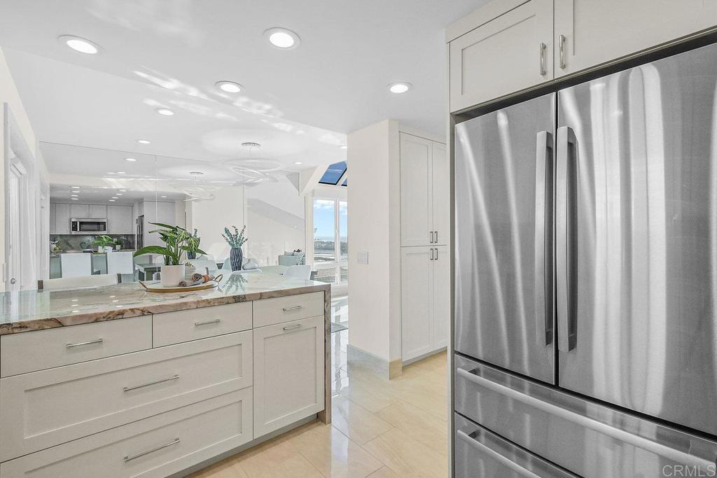 321 Shoemaker Lane Solana Beach, CA 92075 - Photo 8 of 38