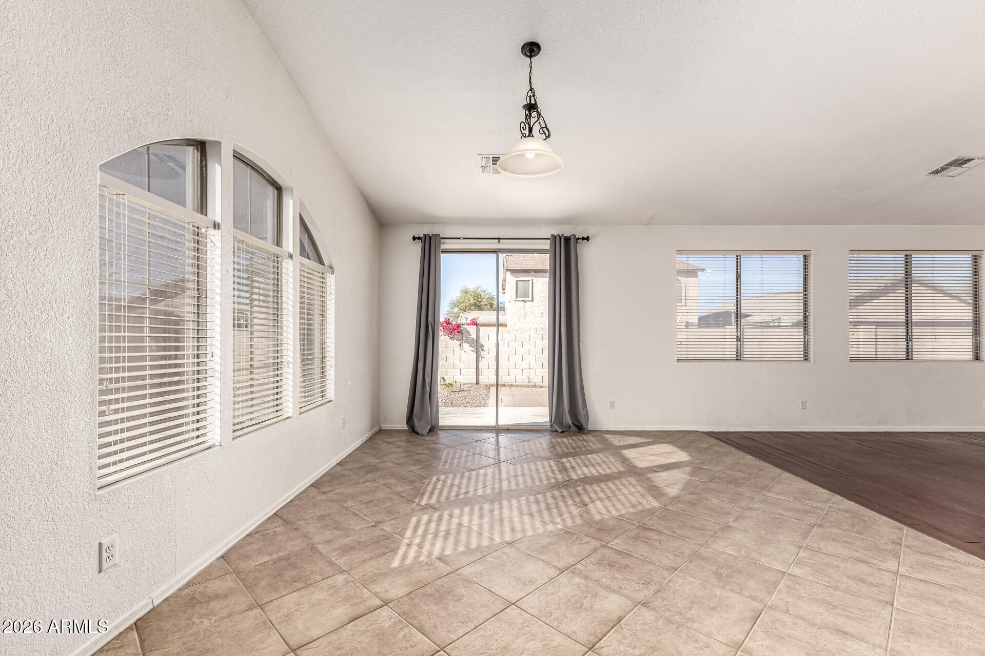 2202 West Carter Road Phoenix, AZ 85041 - Photo 8 of 37 8 - Carter