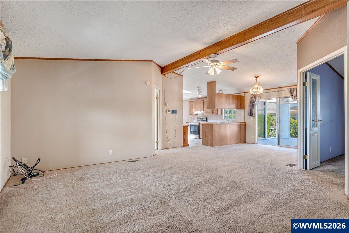 5422 Portland Road Northeast, Unit 102 Salem, OR 97305 - Photo 2 of 37