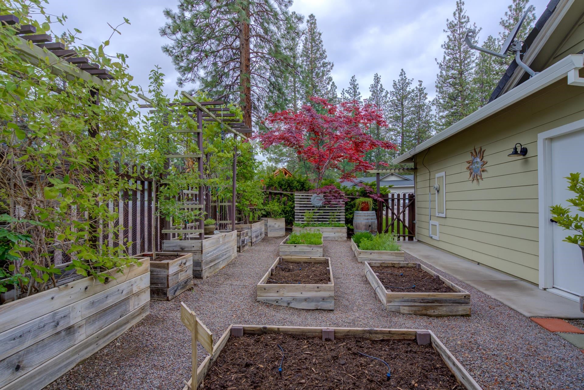 17501 Grizzly Den Road Weed, CA 96094 - Photo 38 of 50 Gallery Image 38