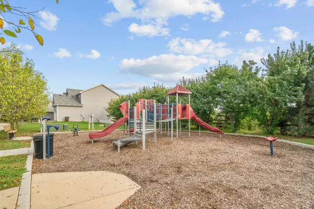 $650,000 | 5029 Oak Street, Maple Plain, MN 55359