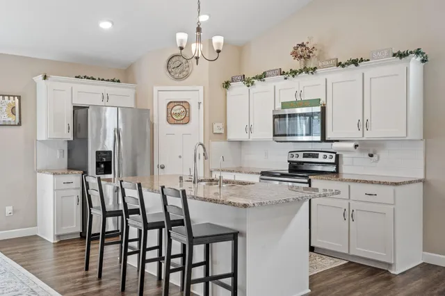 $650,000 | 5029 Oak Street, Maple Plain, MN 55359