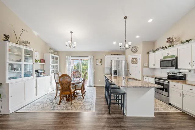 $650,000 | 5029 Oak Street, Maple Plain, MN 55359