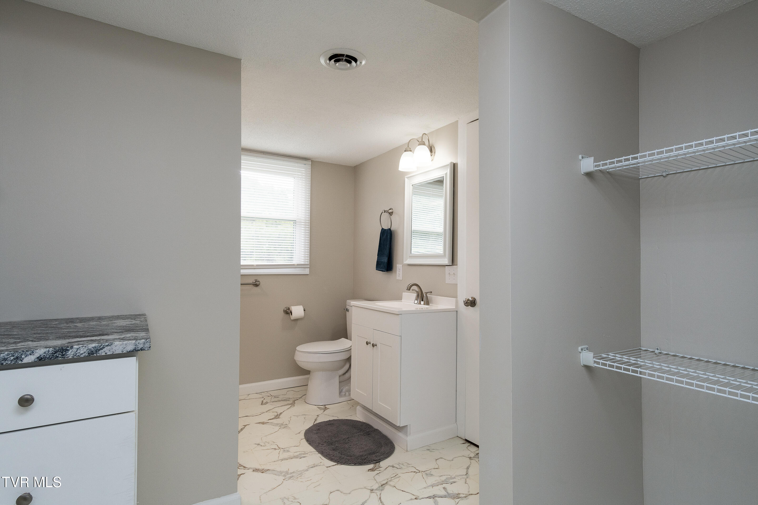 2275 Justice Road Afton, TN 37616 - Photo 15 of 36 interior-18