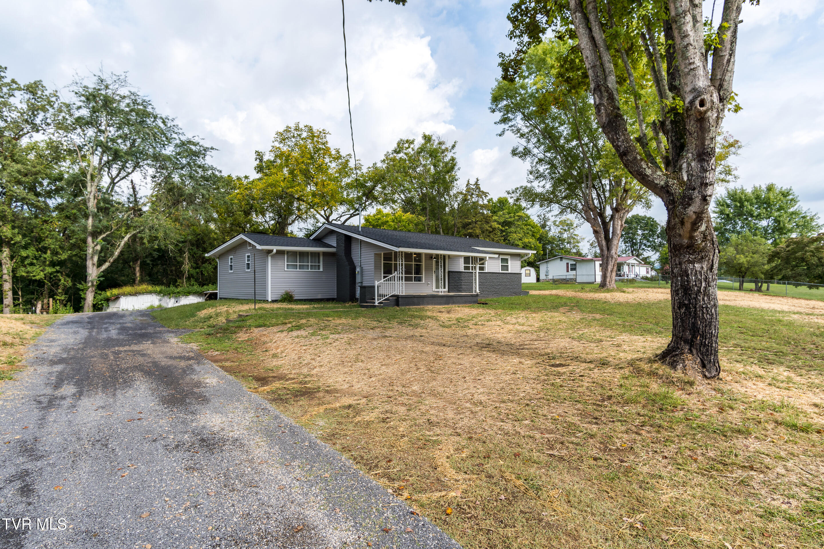 2275 Justice Road Afton, TN 37616 - Photo 27 of 36 exterior-3