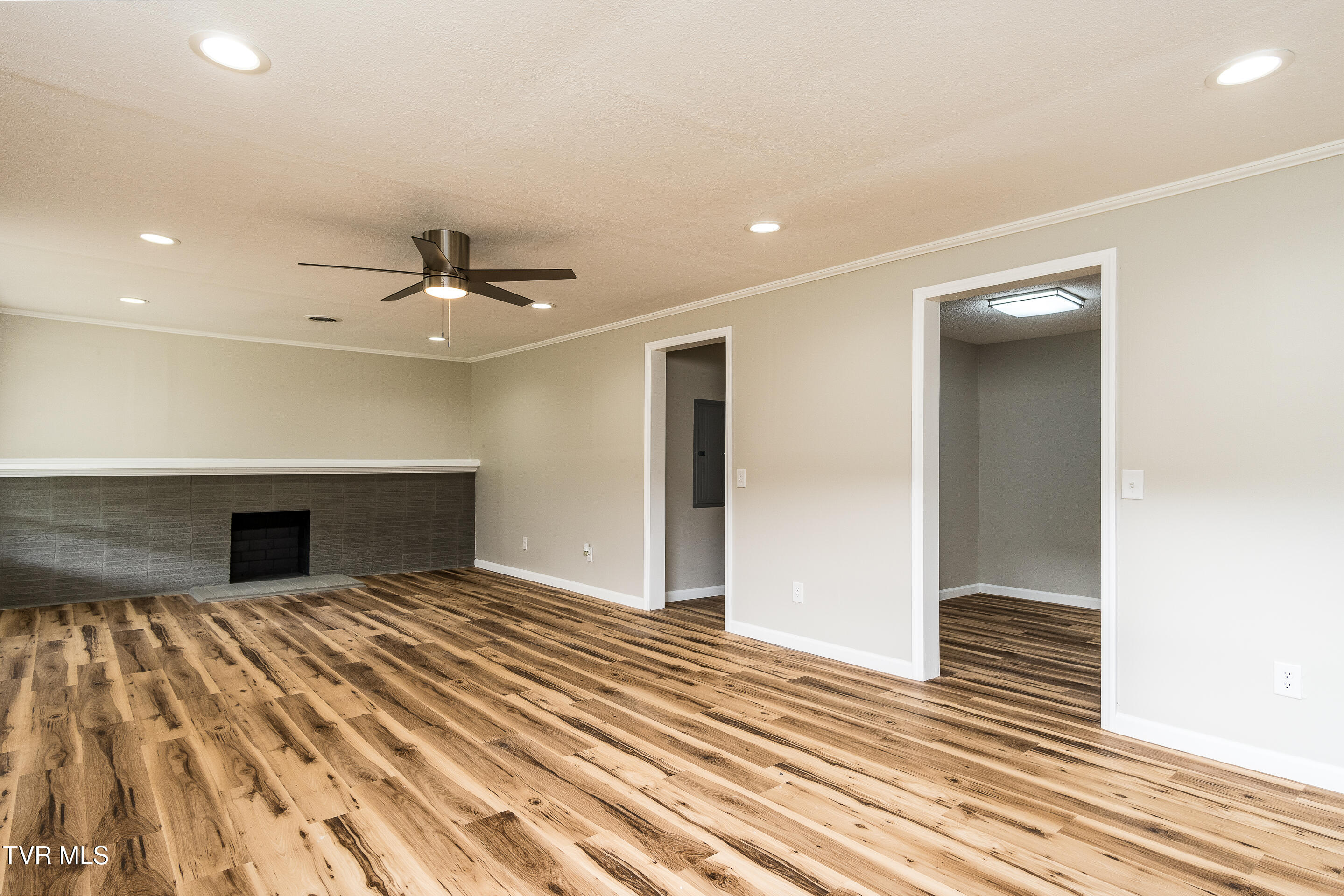 2275 Justice Road Afton, TN 37616 - Photo 7 of 36 interior-2