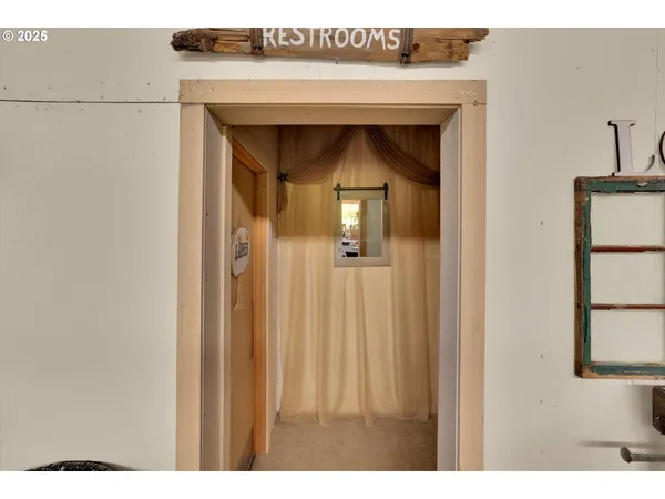 $2,550,000 | 47266 Southwest Carpenter Creek Road, Forest Grove, OR 97116