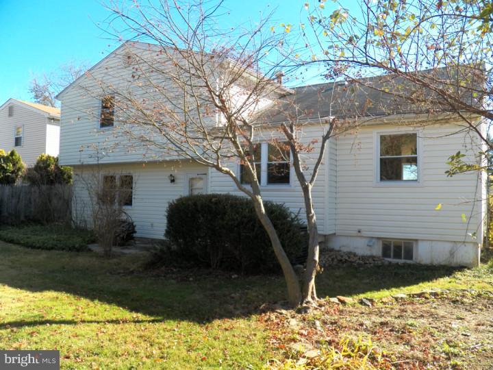 409 Kismet Road Philadelphia, PA 19115 - Photo 11 of 12