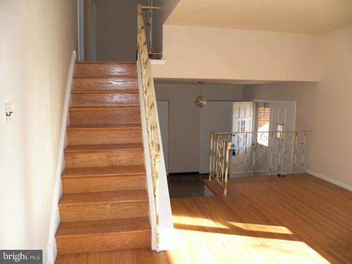 409 Kismet Road Philadelphia, PA 19115 - Photo 3 of 12