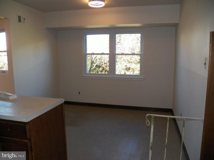 409 Kismet Road Philadelphia, PA 19115 - Photo 6 of 12 Breakfast Room