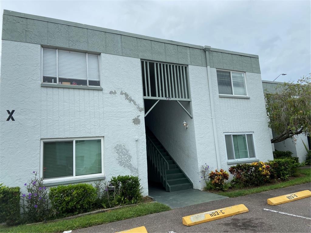 803 North Keene Road, Unit X2 Clearwater, FL 33755 - Photo 1 of 1