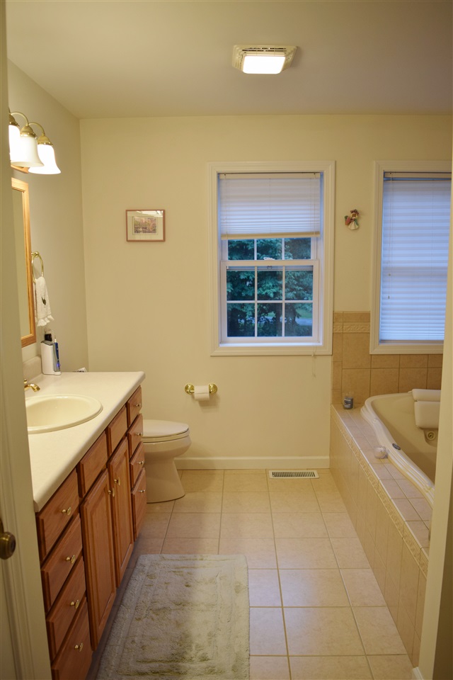 298 Nice Way Colchester, VT 05446 - Photo 14 of 27 Gallery Image 14