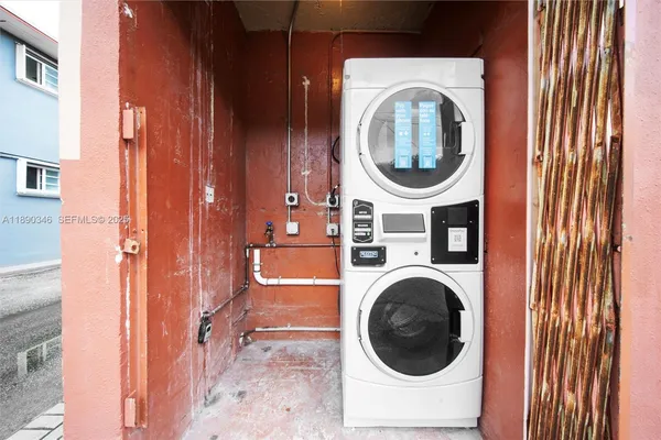 $2,000 | 40 West 4th Street, Unit 5, Hialeah, FL 33010