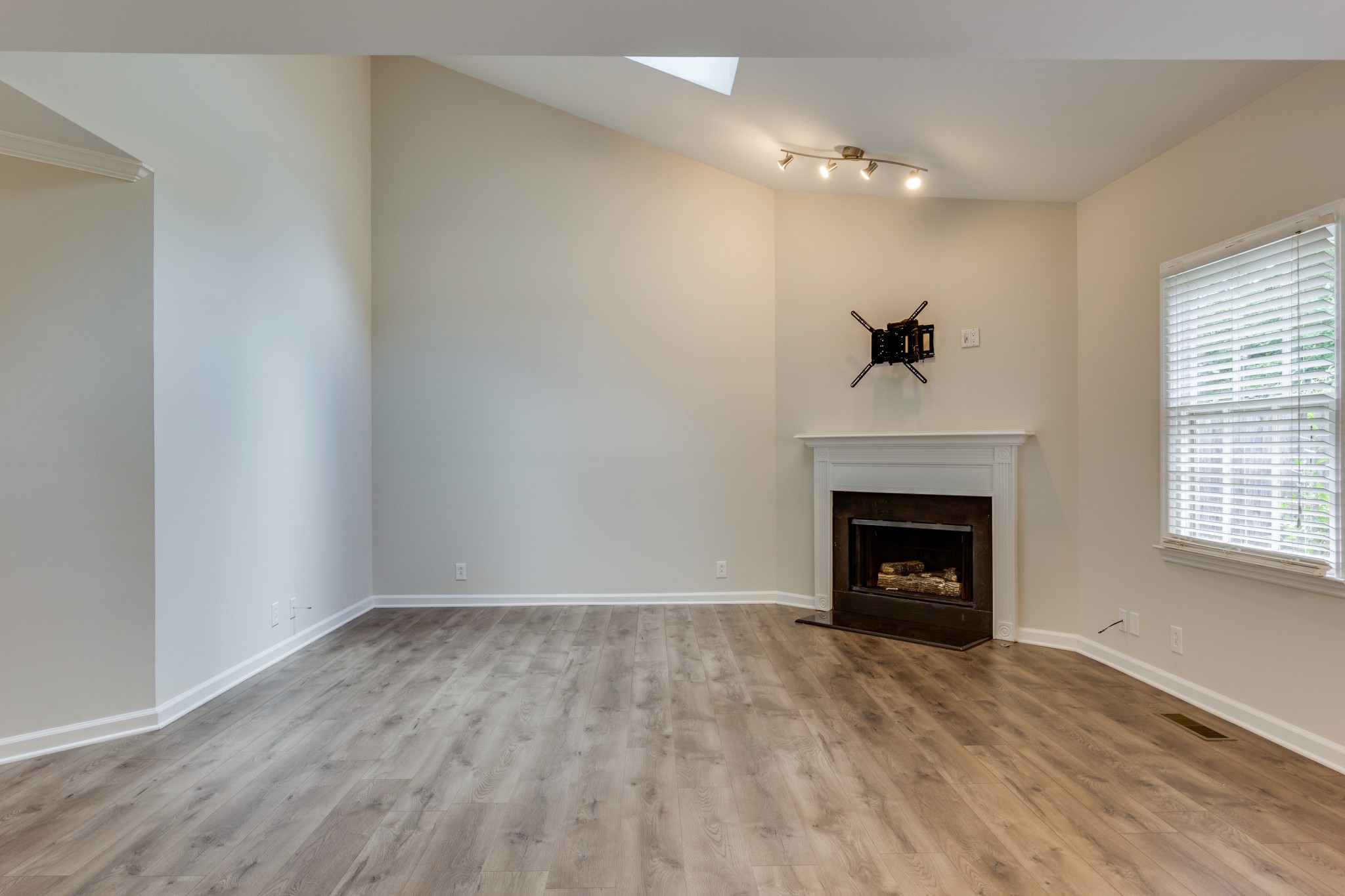 2315 Rader Ridge Road Antioch, TN 37013 - Photo 7 of 29