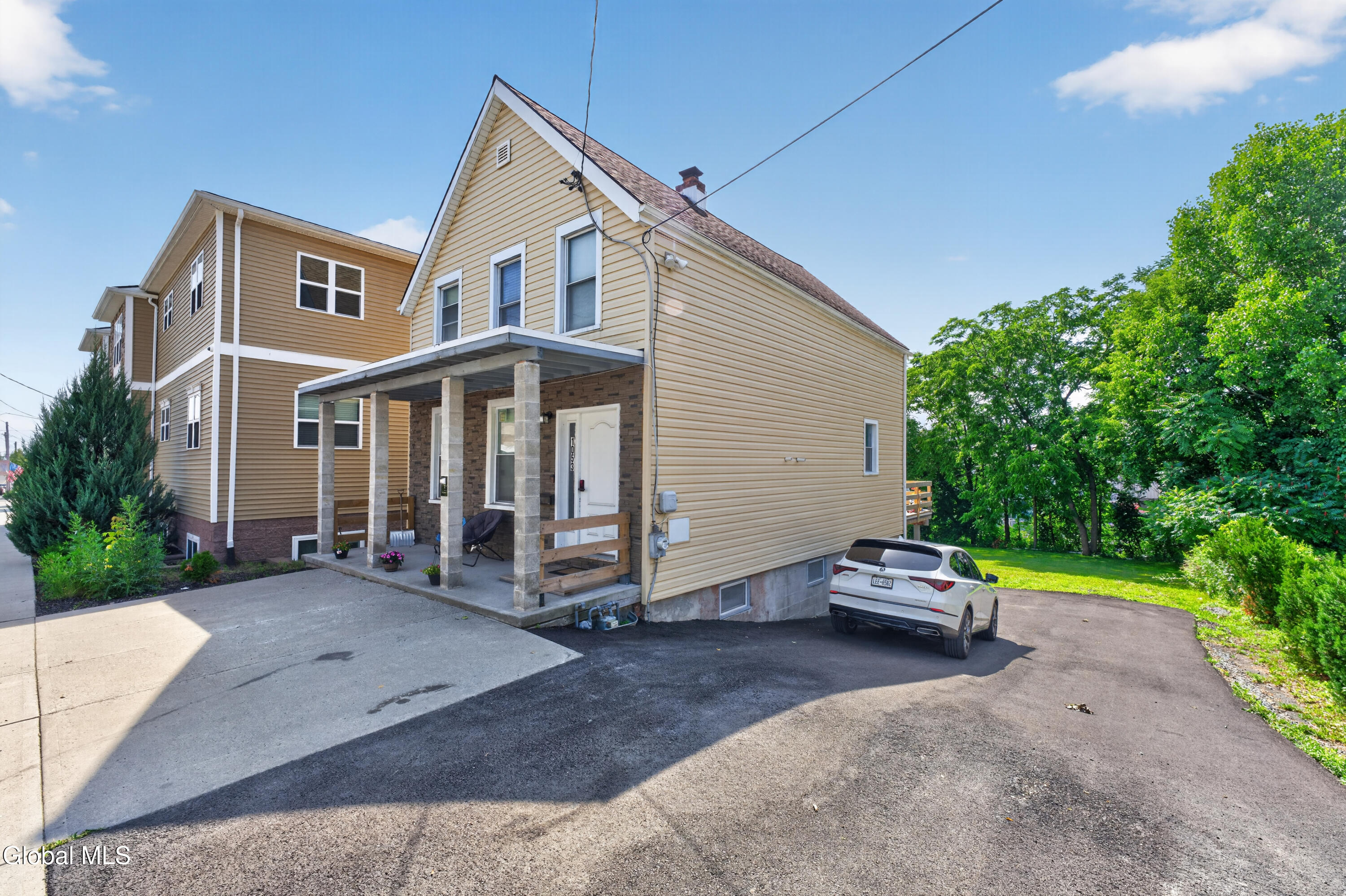 1053 Broadway Rensselaer, NY 12144 - Photo 3 of 31 0 Front 3254