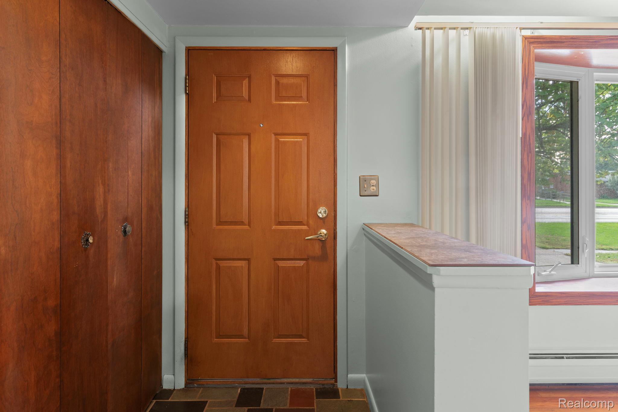 9971 Merriman Road Livonia, MI 48150 - Photo 9 of 40 9-web-or-mls-DSC_3081.jpg