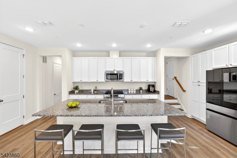 225 Myrtle Road Warren, NJ 07059 - Photo 4 of 25