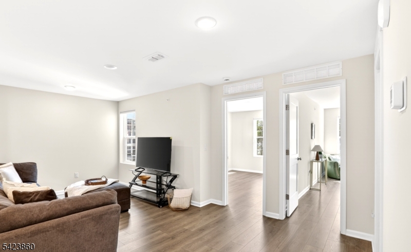 225 Myrtle Road Warren, NJ 07059 - Photo 10 of 25