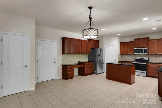 $660,000 | 11538 Ardrey Crest Drive, Charlotte, NC 28277