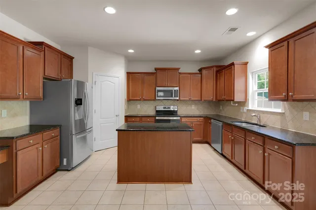 $660,000 | 11538 Ardrey Crest Drive, Charlotte, NC 28277