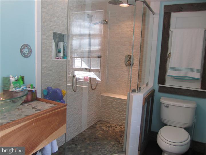215 Waring Road Elkins Park, PA 19027 - Photo 14 of 25 Bathroom