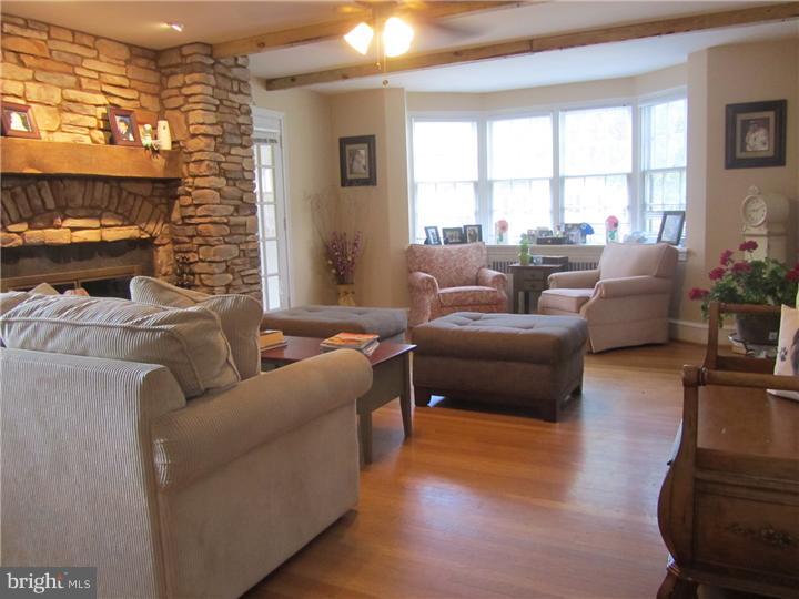 215 Waring Road Elkins Park, PA 19027 - Photo 3 of 25 Living Room