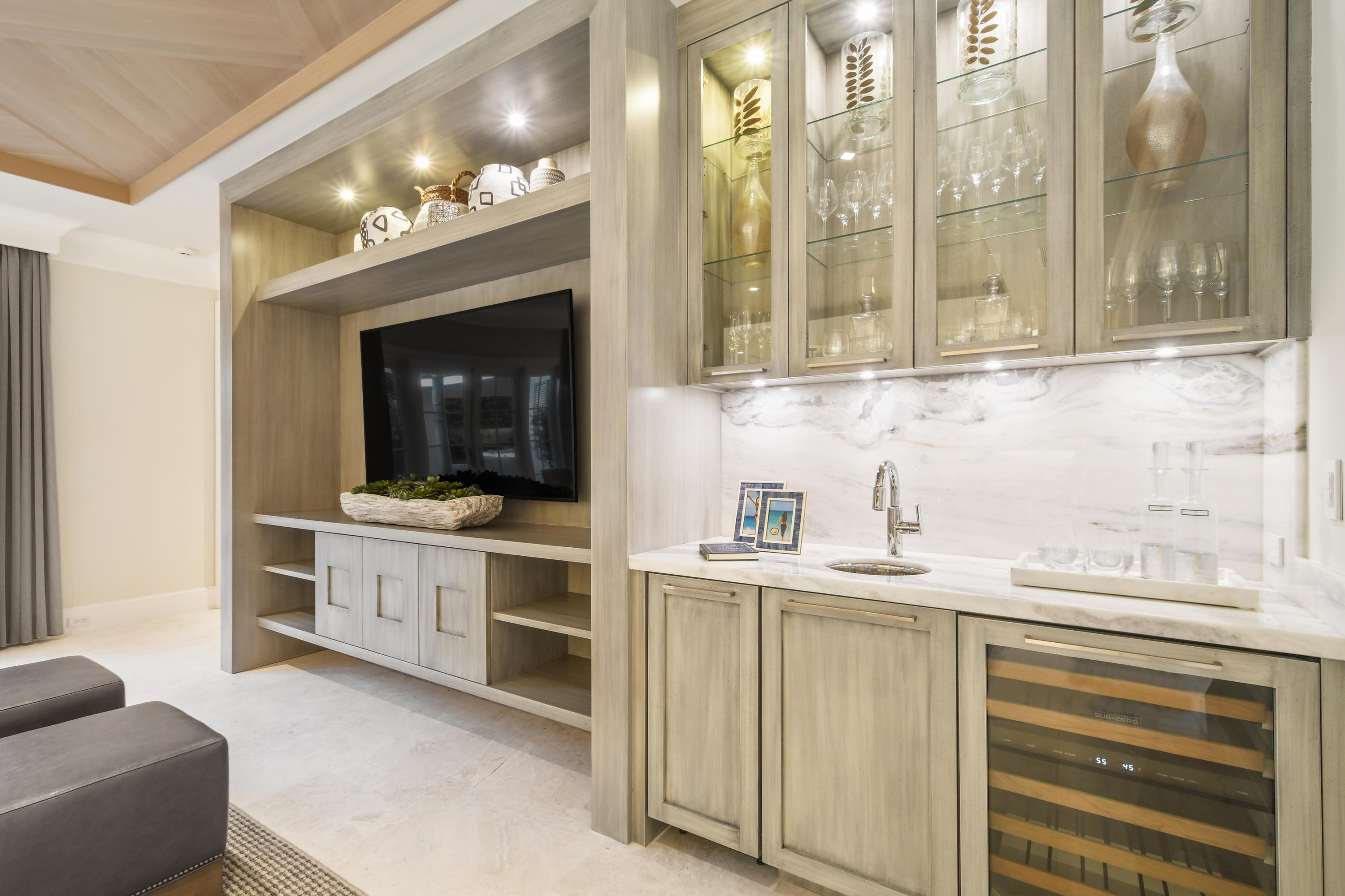 266 Fairview Road Palm Beach, FL 33480 - Photo 6 of 40 266_Fairview_Road_06